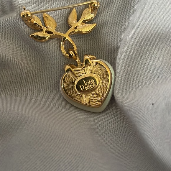 Joan Rivers Brooch - Picture 4 of 9